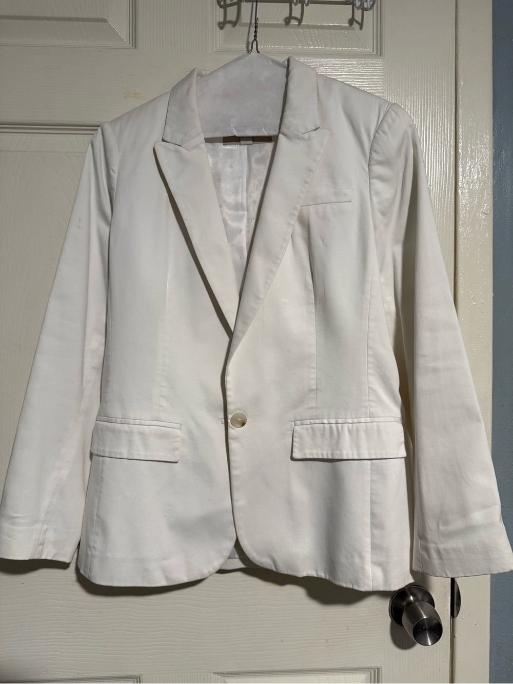 Banana Republic women’s White Single-Button Notch Lapel Blazer - Picture 2 of 6